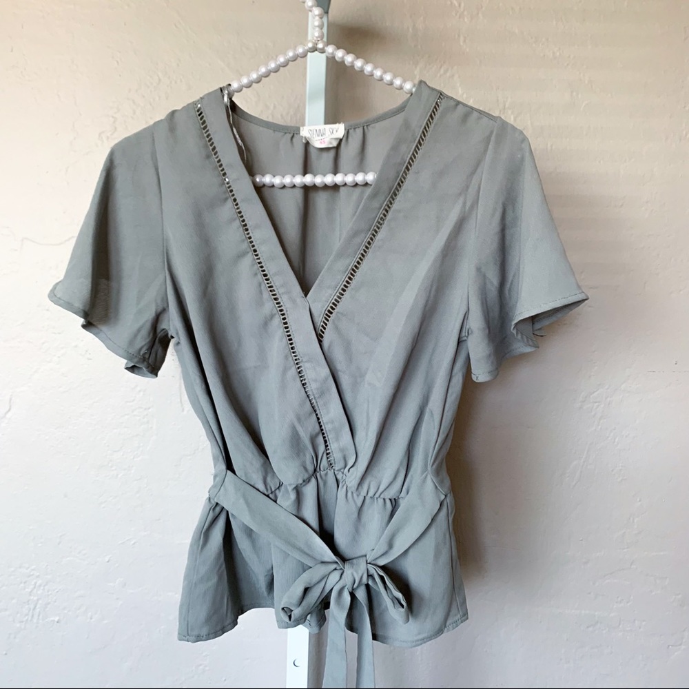 Sienna Sky GrayTie Waist Flutter Sleeve Top Size XS